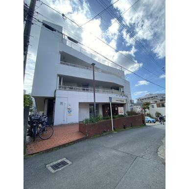 青木ビルの外観