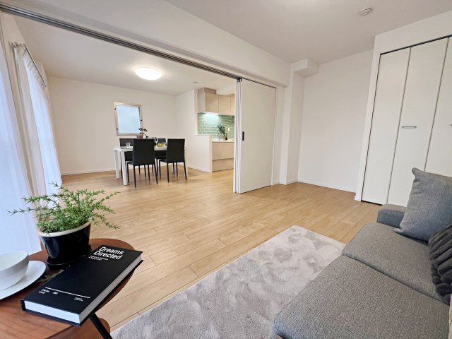 サニーヒル今宿九号棟の居間・リビング