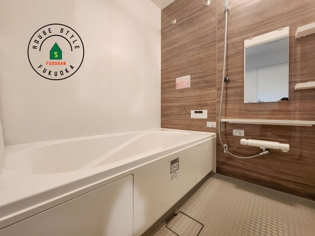 福岡市南区中尾2丁目第3-1棟（1号棟）　の浴室|1日の疲れを癒してくれる広々バスルーム。雨の日のお洗濯にも大活躍な浴室乾燥機付です！