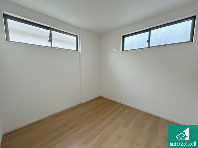 20(祝)21(土)22(日)現地説明会　堺市堺区老松町の洋室|シンプルな洋室は、自分好みのインテリアが楽しめます♪ご家族とインテリアや家具を選びに行くのは新築購入時の醍醐味の一つです。ぜひお楽しみください♪