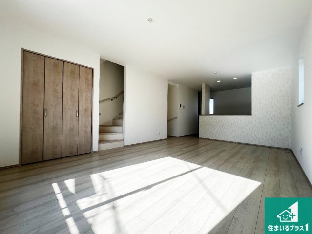 東大阪市小若江　新築一戸建ての外観|周辺は落ち着いた街並みの住宅地！子育てがしやすい住環境です！まだ未完成ですが、現地でしかわからない事もございます。是非一度ご覧ください。