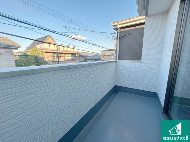 堺市堺区老松町　第1期　新築一戸建てのバルコニー|ワイドバルコニーは洗濯物を干すスペースが広いのでご家族が多くても安心！