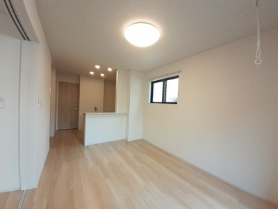 【居間・リビング】 | コンフォースＨＩＳＡＧＯ | ゆったり過ごせる居間です