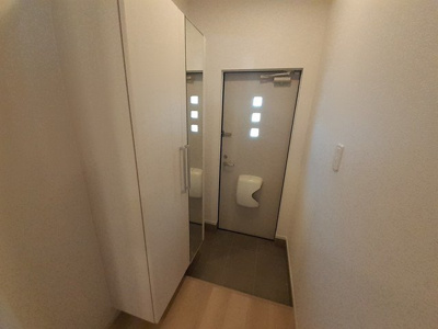 【玄関】 | コンフォースＨＩＳＡＧＯ | 収納もある玄関です