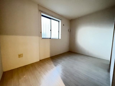 【内装】 | アルヴィータ | 洋室