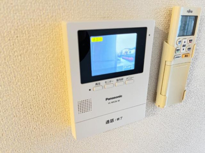 【内装】 | アルヴィータ | カメラ付インターホン