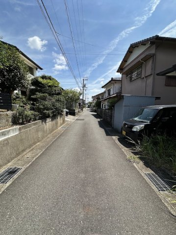 中古住宅　福富の前面道路含む現地写真
