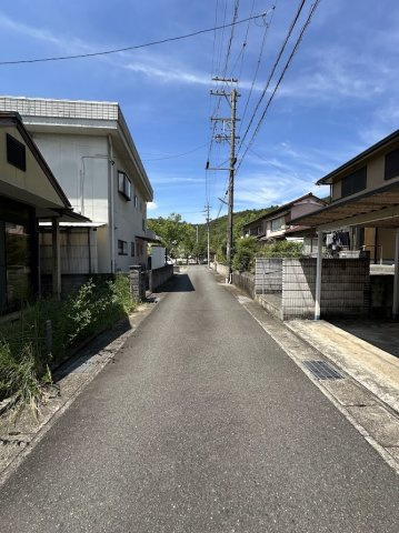 中古住宅　福富の前面道路含む現地写真