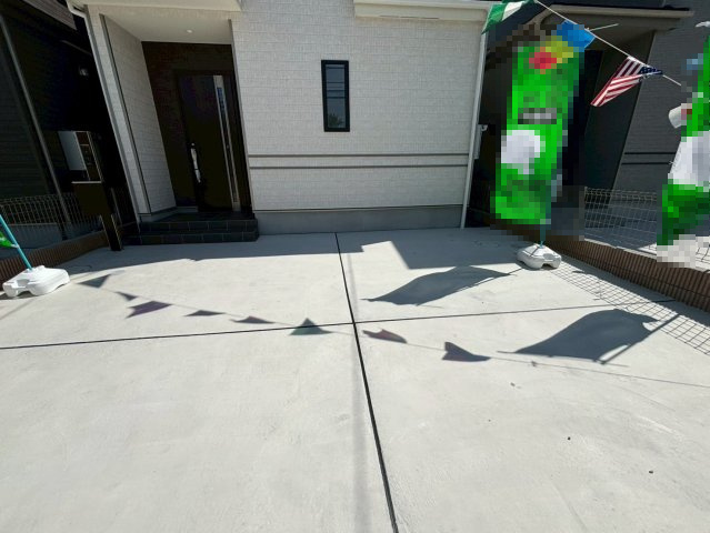 成田市美郷台　新築戸建　D号棟の駐車場