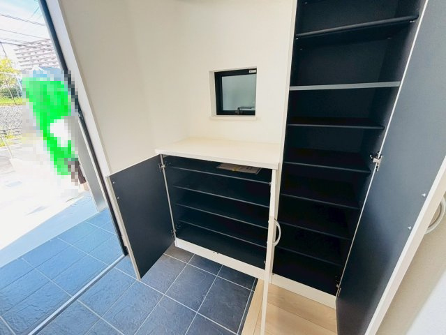 成田市美郷台　新築戸建　D号棟の玄関