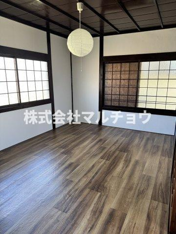 芳養松原戸建ての洋室|使い勝手のいい洋室です