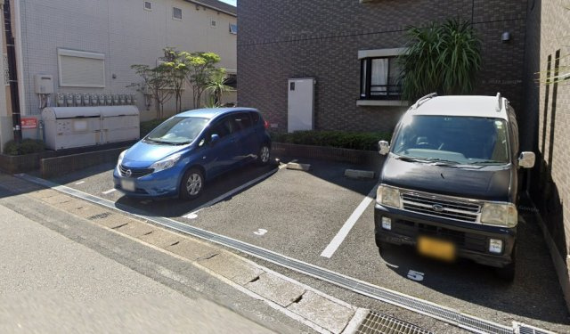 ヴィラージュＵの駐車場