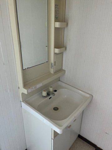 ひまわりハウスの独立洗面台