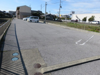 【駐車場】