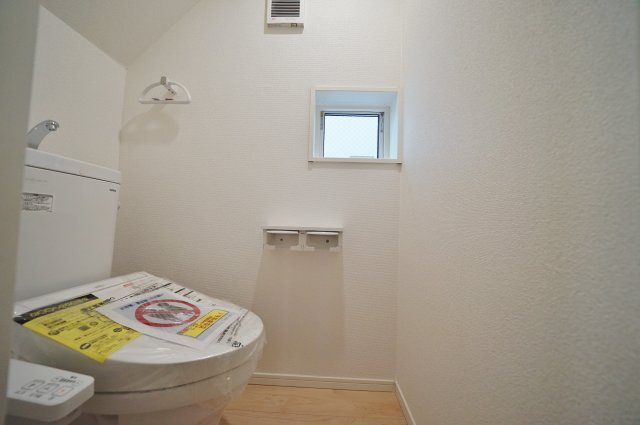 【横浜市旭区市沢町221-1全2棟新築戸建て】★仲介手数料無料★（市沢小学校・左近山中学校）のトイレ