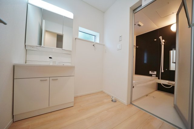 【横浜市旭区市沢町221-1全2棟新築戸建て】★仲介手数料無料★（市沢小学校・左近山中学校）の独立洗面台