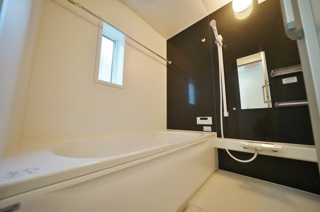 【横浜市旭区市沢町221-1全2棟新築戸建て】★仲介手数料無料★（市沢小学校・左近山中学校）の浴室