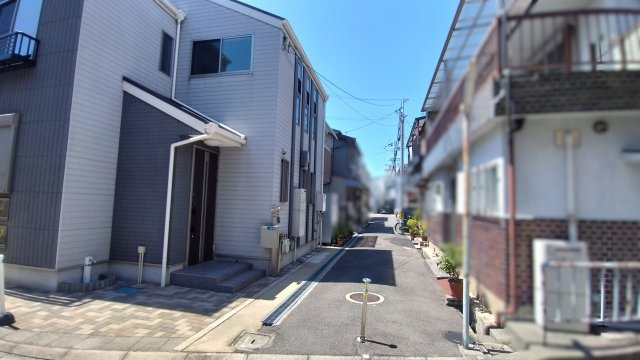 尼崎市浜　中古戸建の前面道路含む現地写真
