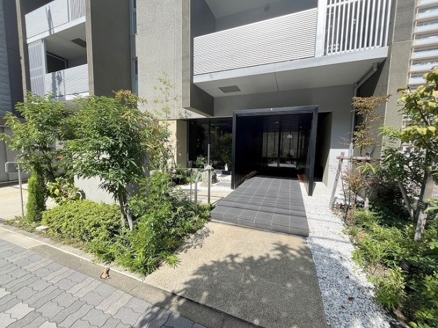 Wood River新大阪のエントランス