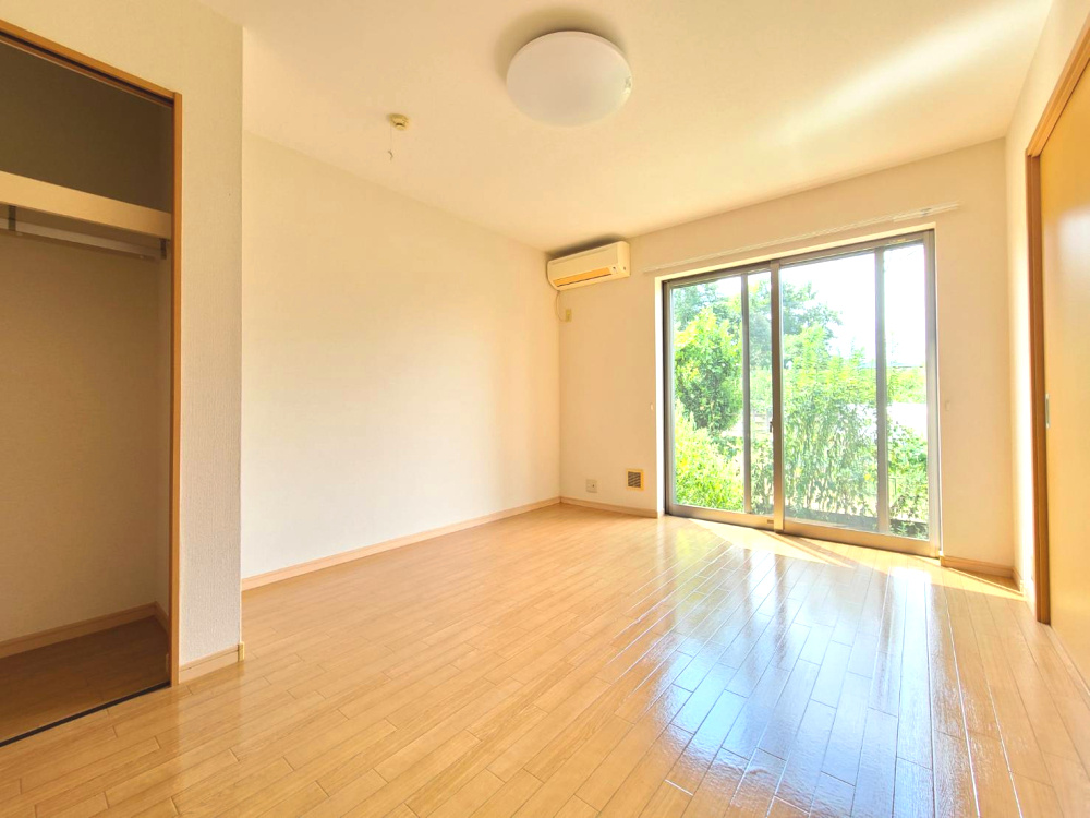 ブルージュの洋室