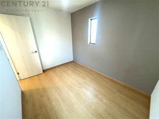 リラックスできるプライベート空間で、快適な睡眠をサポート。個人の好みに合わせたインテリアや寝具で心地良さを追求。プライベートな時間を過ごし、リフレッシュする場所におすすめです。