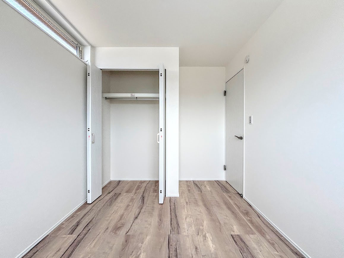 港南区港南台８丁目　新築戸建ての洋室|◆子どものスタディ空間として、あるいは書斎やホビールームとして生活スタイルに合わせて使えるプライベートルーム。居心地のいい落ち着いたインテリアが似合います。
