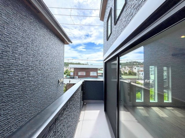 港南区港南台８丁目　新築戸建てのバルコニー|◆日当たり良好なバルコニー！毎日のお洗濯にも嬉しいですね！
