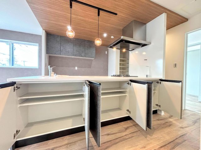 港南区港南台８丁目　新築戸建ての収納|◆暮らし心地を大きく左右する収納を、適材適所に配置し使い勝手を考慮しました。空間を余すところなく有効利用した収納は生活空間をより上質なものにしてくれるでしょう。
