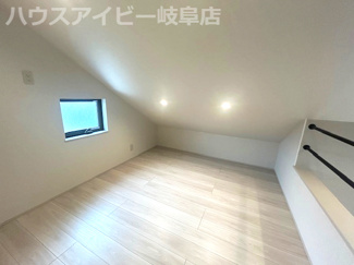 【洋室】 | 岐阜市鏡島西！注文住宅を超えるデザイナーズ住宅2980万円で登場です♪お車並列2台可能！ | 岐阜市鏡島西！注文住宅を超えるデザイナーズ住宅2980万円で登場です♪お車並列2台可能！水回り保証10年！