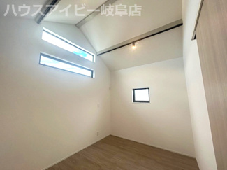 【洋室】 | 岐阜市鏡島西！注文住宅を超えるデザイナーズ住宅2980万円で登場です♪お車並列2台可能！ | 岐阜市鏡島西！注文住宅を超えるデザイナーズ住宅2980万円で登場です♪お車並列2台可能！水回り保証10年！