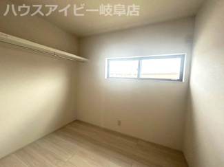 【洋室】 | 岐阜市鏡島西！注文住宅を超えるデザイナーズ住宅2980万円で登場です♪お車並列2台可能！ | 岐阜市鏡島西！注文住宅を超えるデザイナーズ住宅2980万円で登場です♪お車並列2台可能！水回り保証10年！
