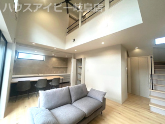 【居間・リビング】 | 岐阜市鏡島西！注文住宅を超えるデザイナーズ住宅2980万円で登場です♪お車並列2台可能！ | 岐阜市鏡島西！注文住宅を超えるデザイナーズ住宅2980万円で登場です♪お車並列2台可能！水回り保証10年！