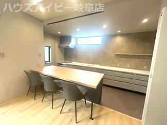 【キッチン】 | 岐阜市鏡島西！注文住宅を超えるデザイナーズ住宅2980万円で登場です♪お車並列2台可能！ | 岐阜市鏡島西！注文住宅を超えるデザイナーズ住宅2980万円で登場です♪お車並列2台可能！水回り保証10年！