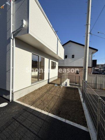 【庭】 | 南側には家庭菜園などを楽しむことができるお庭スペースがございます◎
