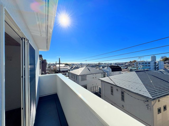 戸塚区平戸３丁目　未入居戸建てのバルコニー|◆日当たり良好なバルコニー！毎日のお洗濯にも嬉しいですね！