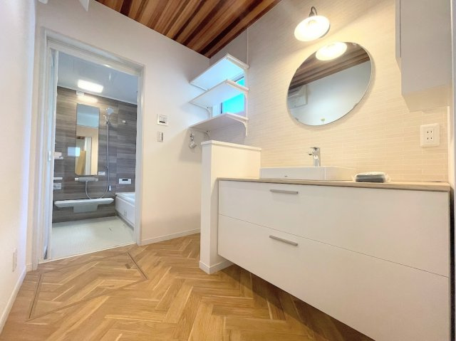 戸塚区平戸３丁目　未入居戸建ての洗面所|◆毎日使う場所だから、機能的で使いやすさに配慮したパウダールーム。すっきりと使えるように収納も豊富にご用意しています。