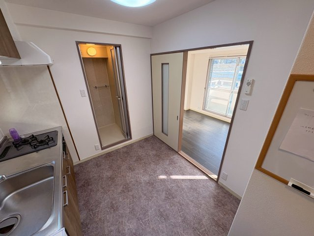 ファミール聖和の居間・リビング