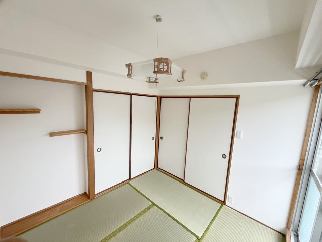 ファミール聖和の和室