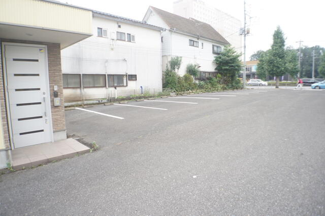 壬生町緑町店舗の駐車場