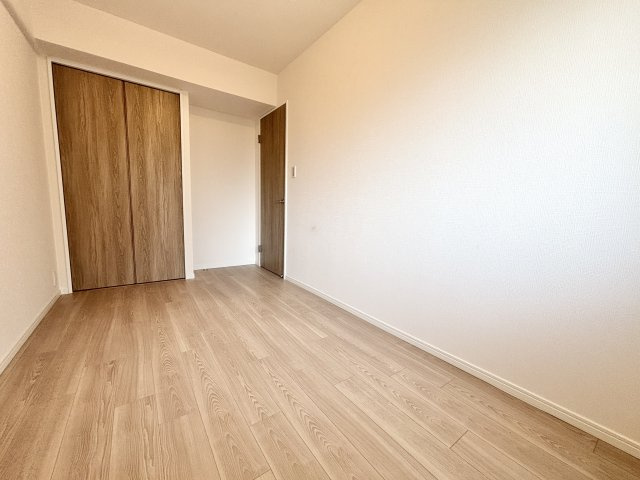 シティハイツこの花の洋室