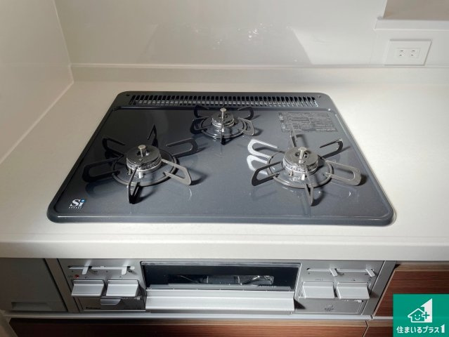 13(土)14(日)現地説明会開催　生駒郡斑鳩町龍田西の設備|ダブル高火力Ｓｉセンサー付きコンロ！３口あるので、まとめて料理をする時も大活躍！