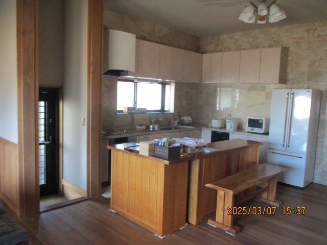 藤岡市藤岡字城屋敷の居間・リビング