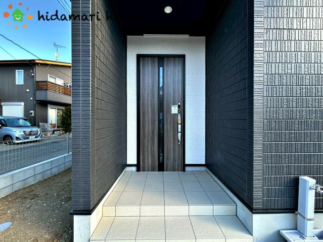 川島町中山11期　新築戸建　グラファーレ02の玄関