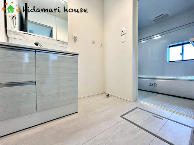 川島町中山11期　新築戸建　グラファーレ02の脱衣所