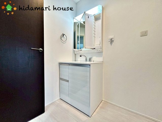 川島町中山11期　新築戸建　グラファーレ02の独立洗面台