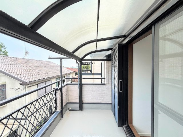 栄区本郷台５丁目　中古戸建てのバルコニー|◆日当たり良好なバルコニー！毎日のお洗濯にも嬉しいですね！
