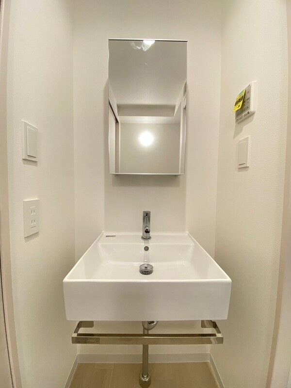 ラシクラス麹町の独立洗面台