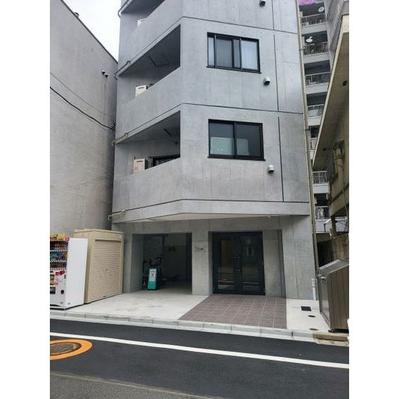 ラシクラス麹町のエントランス