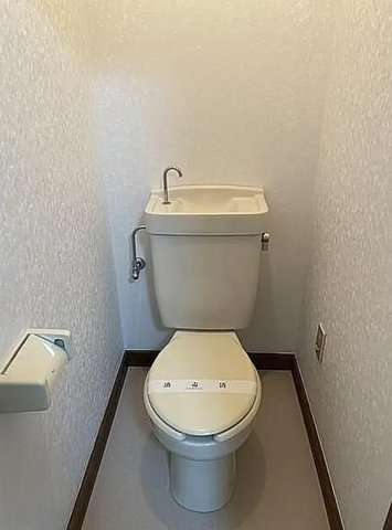 東京都練馬区北町2丁目　満室稼働中　一棟売アパートのトイレ