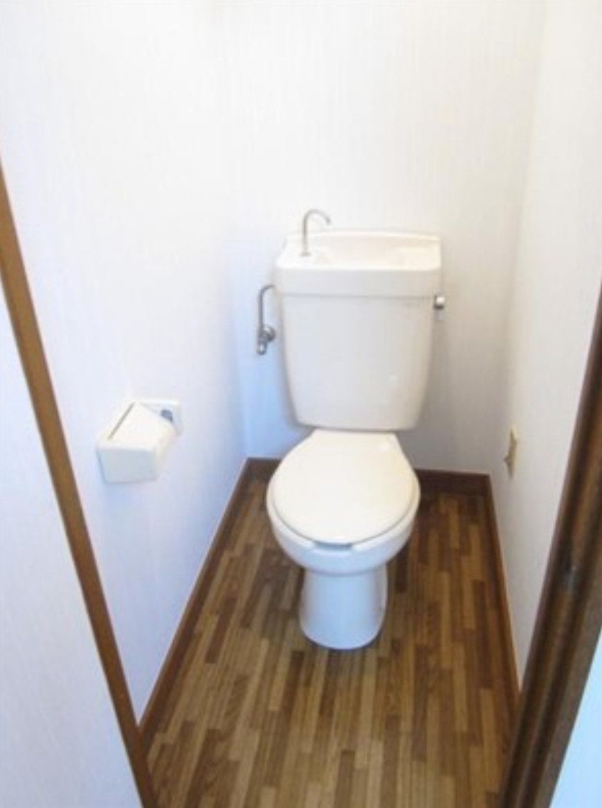 東京都練馬区北町2丁目　満室稼働中　一棟売アパートのトイレ